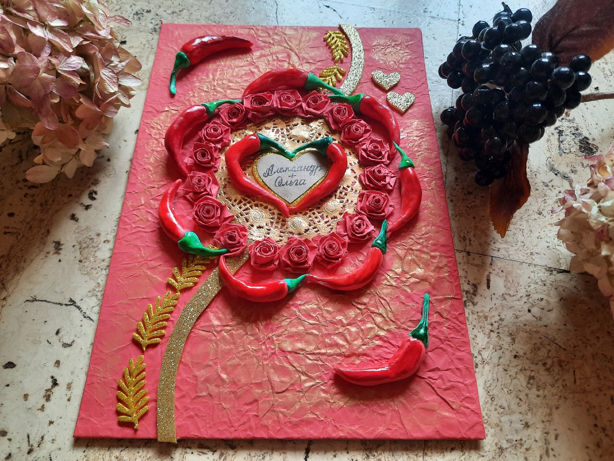 Перчик выполнен из воздушного пластилина