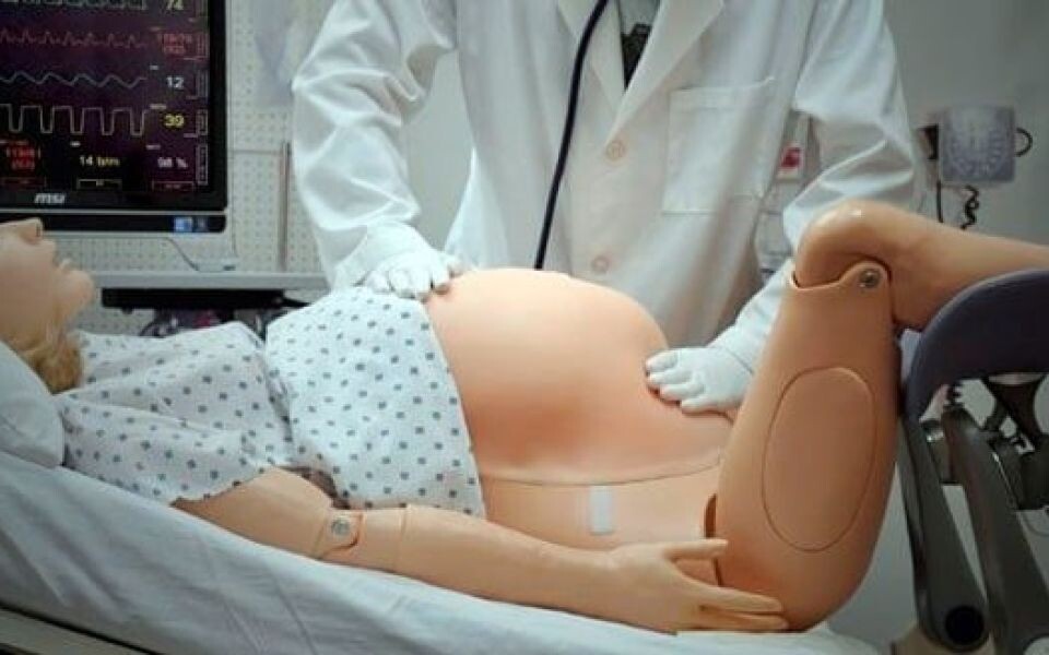    Манекен роженницы