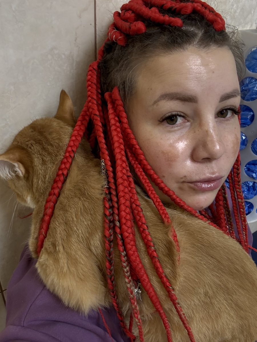 В ветеринарке кот очень боялся и вцеплялся в меня 