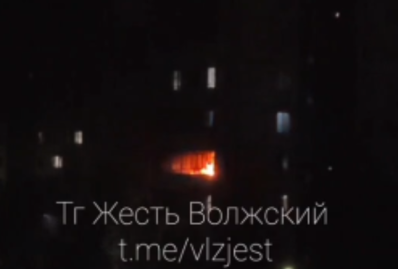 В Волжском ночью сгорел балкон