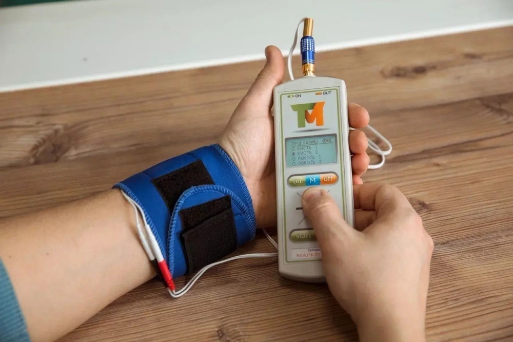 Задумывались ли вы, как быстро и безопасно справиться с болью, поддержать мышцы в тонусе и при этом заботиться о красоте?
Сегодня это возможно без визитов в клинику — с помощью электромиостимулятора «Тренажёр Маркелова» SELFDOCS. Его эффективность подтверждена клиническими исследованиями и отзывами тысяч пользователей.