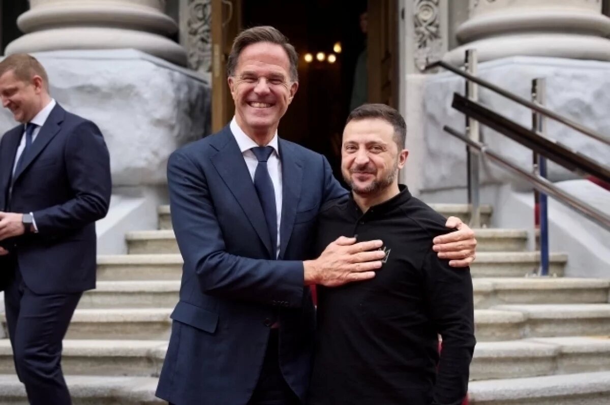    Рютте призвал "прекратить делать Путина слишком могущественным"