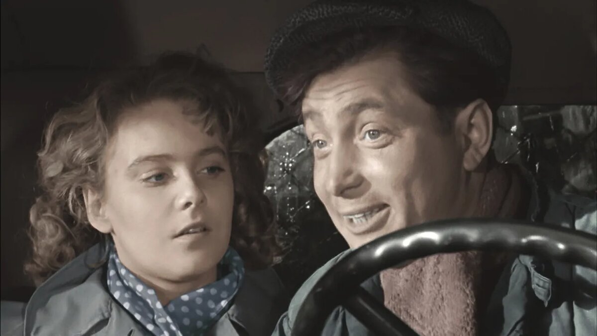 Владимир Гуляев и Нина Иванова в фильме "Весна на Заречной улице" (1956).