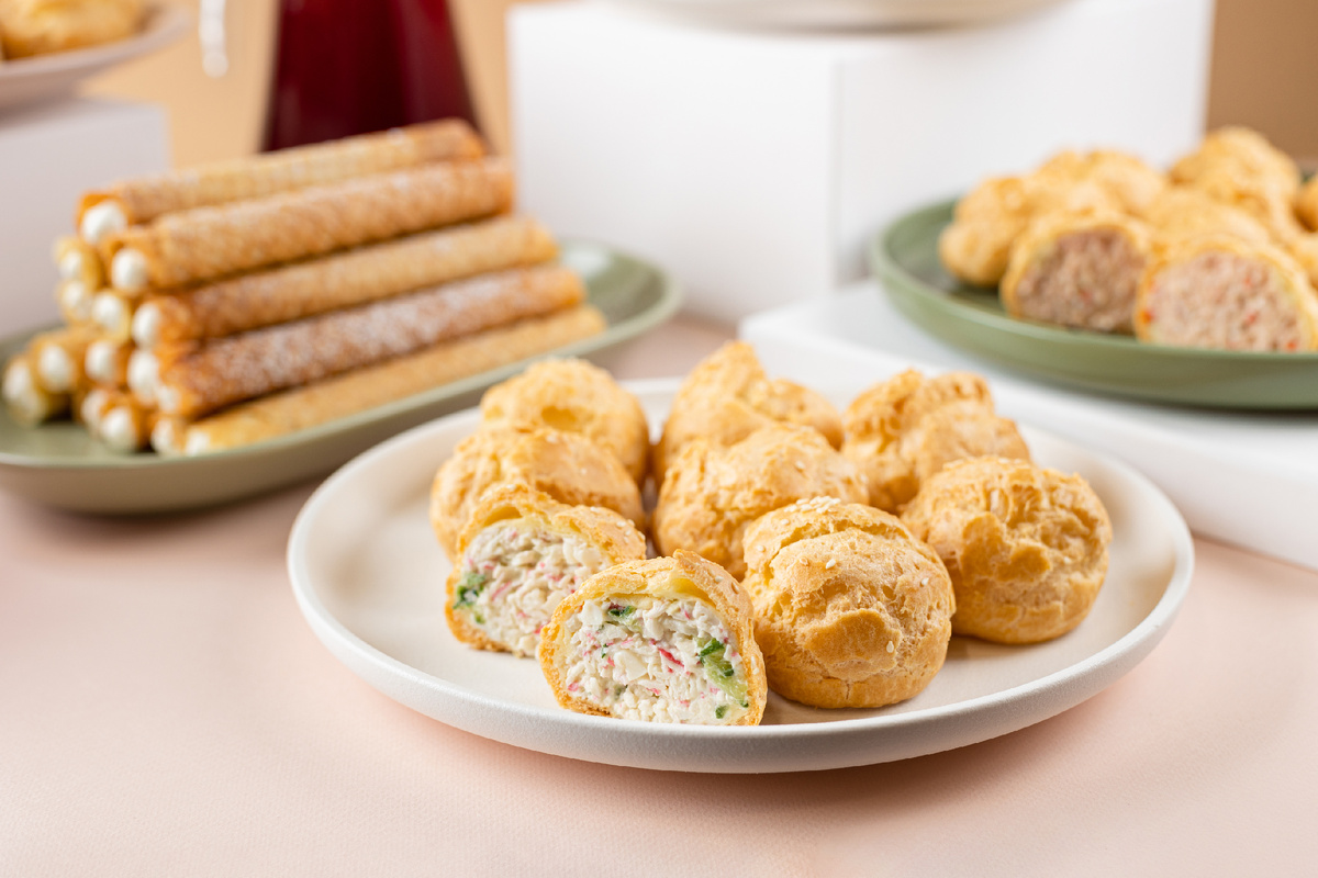 Формат порционных угощений идеально подходит для корпоративного мероприятия: посмотрите различные варианты в галерее