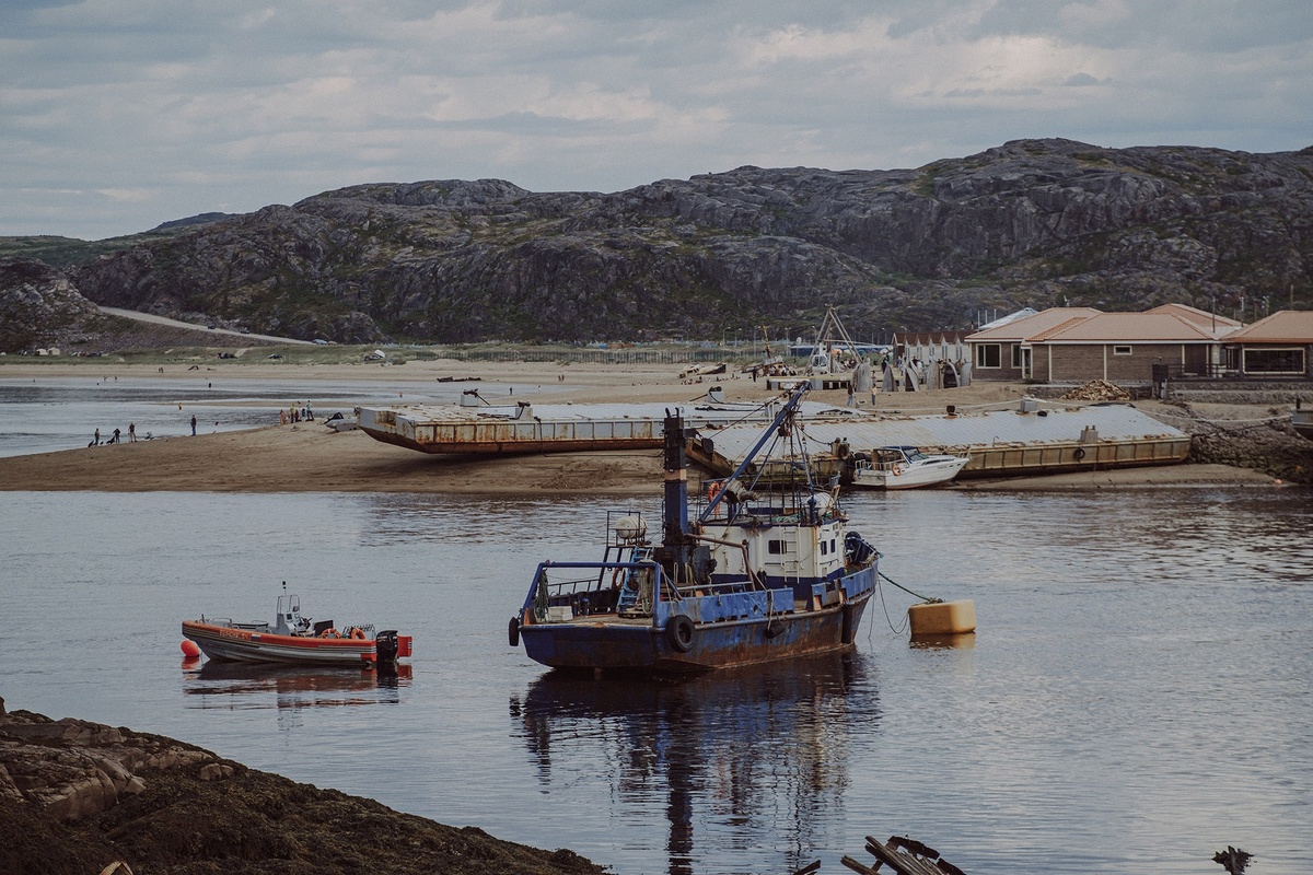    135 мм — не самый очевидный выбор для пейзажей или стрита, но иногда неочевидный выбор даёт много неожиданных открытий / Фото: Алиса Смирнова, Фотосклад.Эксперт