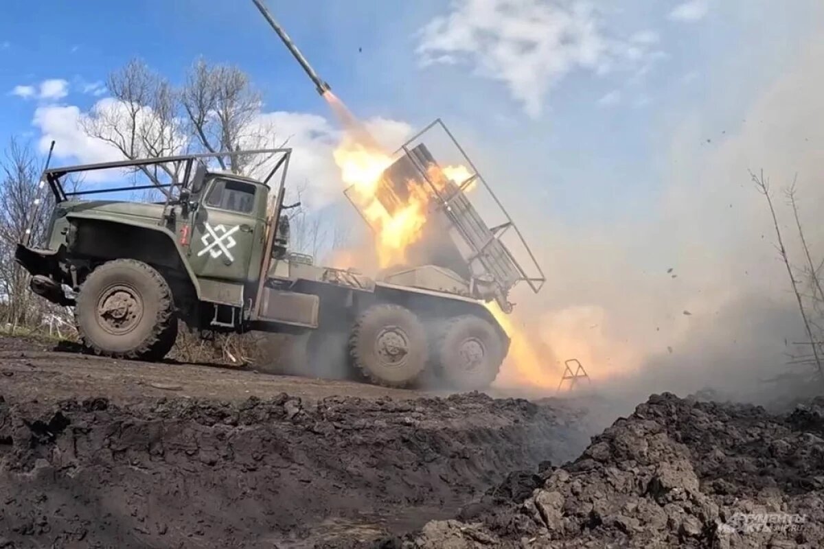    Ожесточенные бои продолжаются.