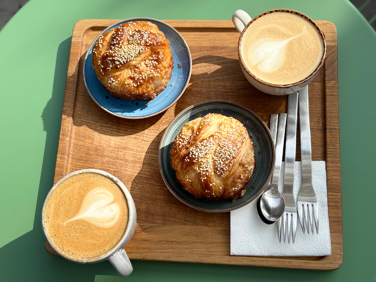 А это наш четверговый денежный кофе в Белоруси, ровно неделю назад. 