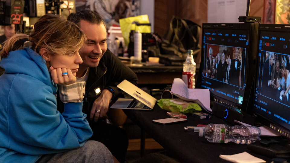    Ольга Долматовская и Жора Крыжовников на съемках сериала