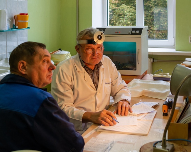     В Курской области планируют усилить медосмотры на предприятиях