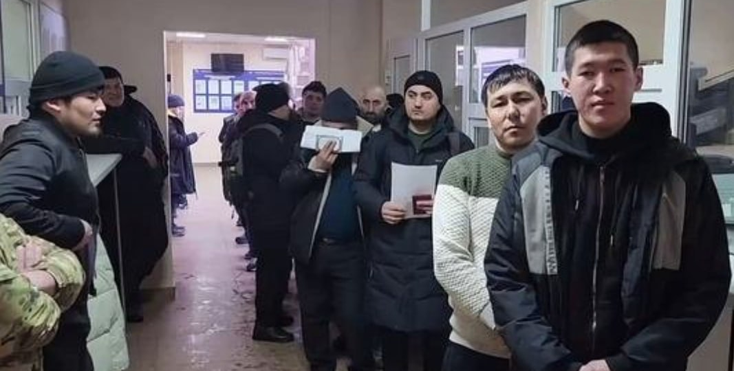 «А домой забрать не хотите?»: Узбекистан неудачно потребовал от России извинений за оскорбление мигранта