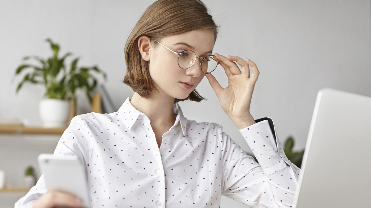 Старение – это естественный процесс, который не всегда можно остановить, но при правильном подходе можно замедлить его влияние на зрение.