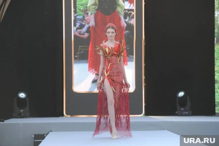 Мэры Ямала не надевают люкс, но отличаются любовью к украшениям. Фото: Вадим Ахметов © URA.RU