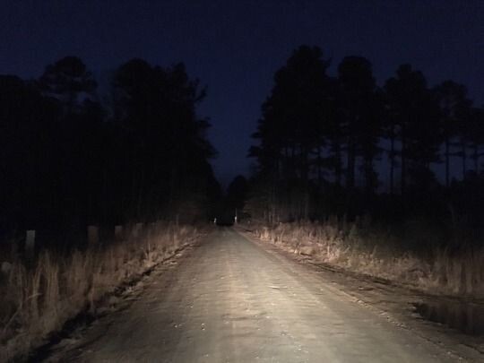 Дорога в темноте(источник: Pinterest)