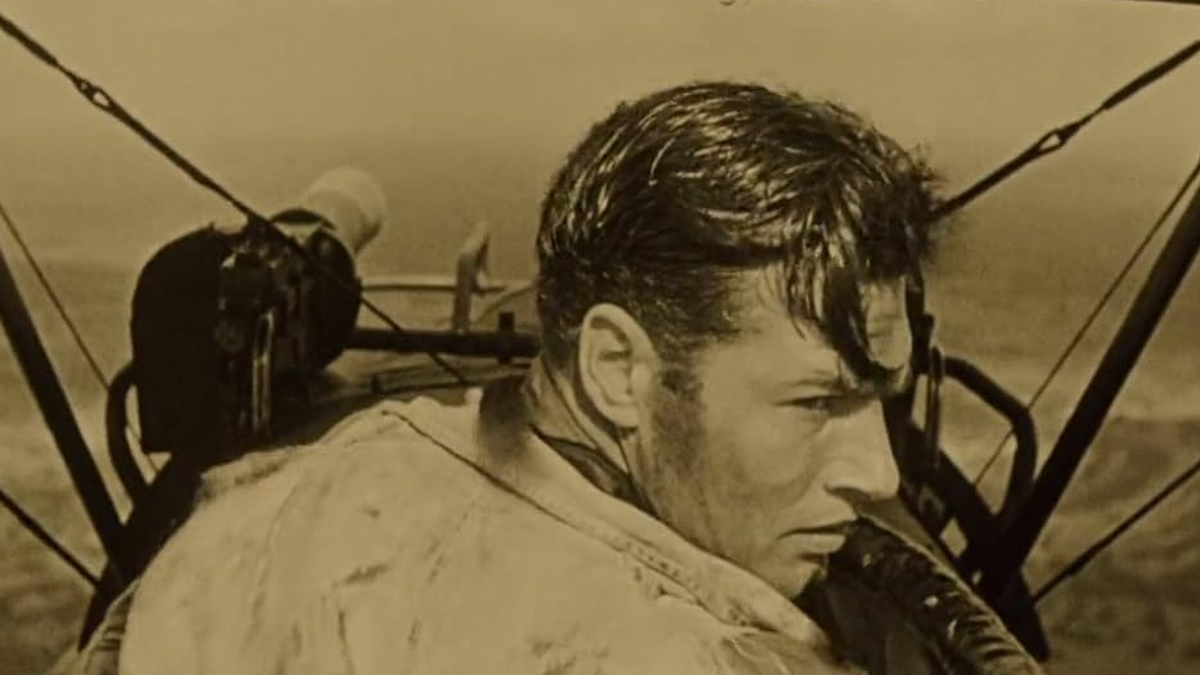 Ричард Арлен в роли Дэвида Армстронга.