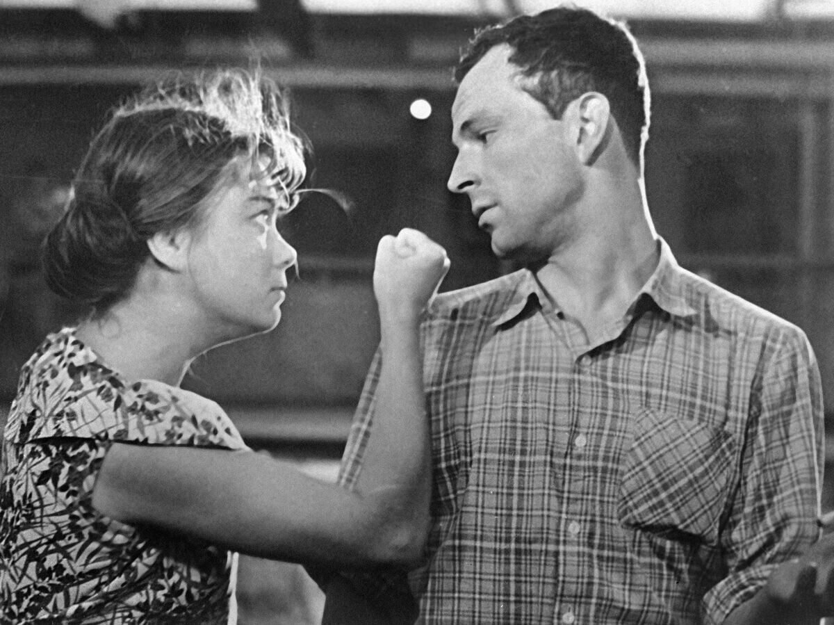 Актеры Нина Дорошина и Игорь Васильев в художественном фильме "Строится мост"© РИА Новости / РИА Новости