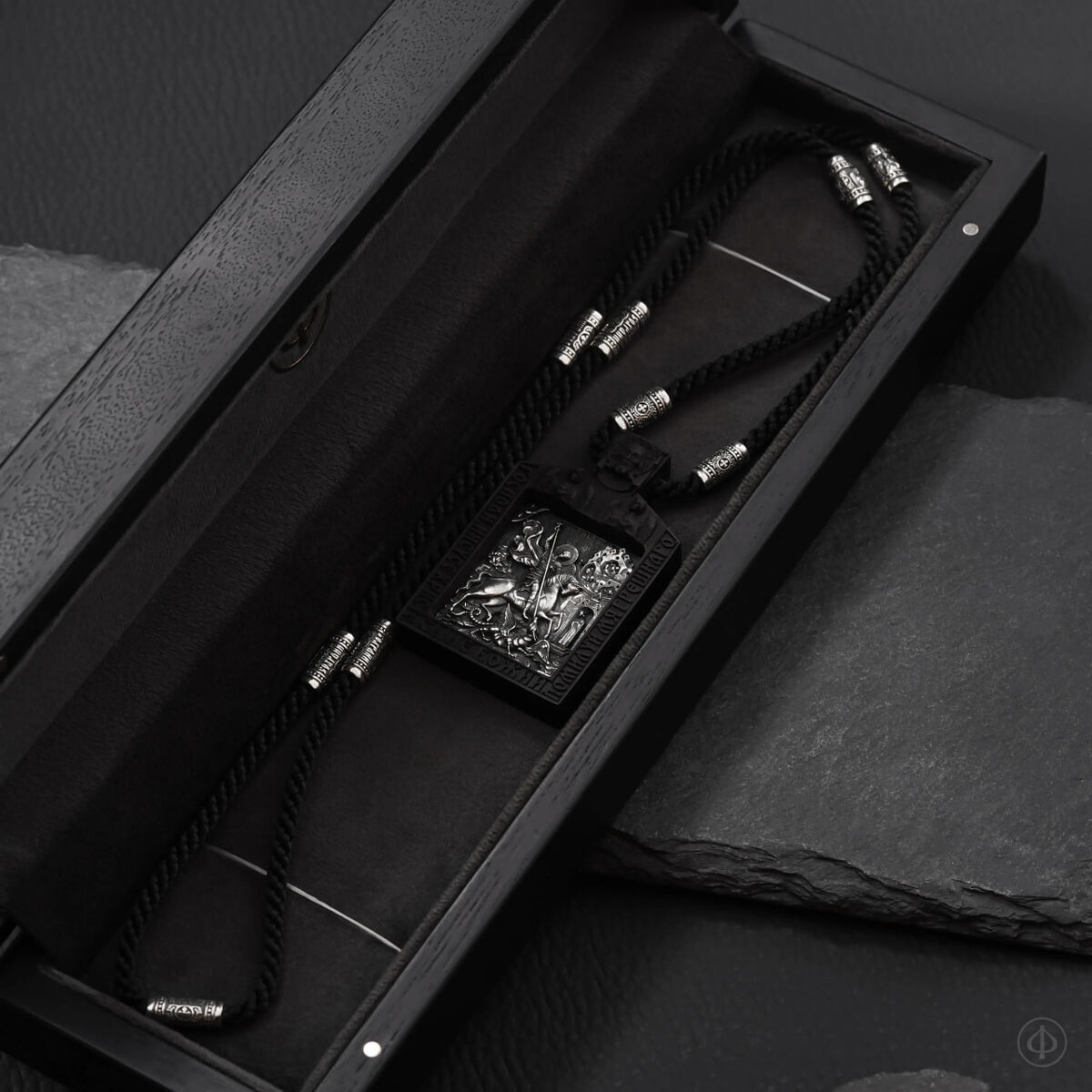 Подвеска из чёрного дерева (эбена) и серебра Арт.021