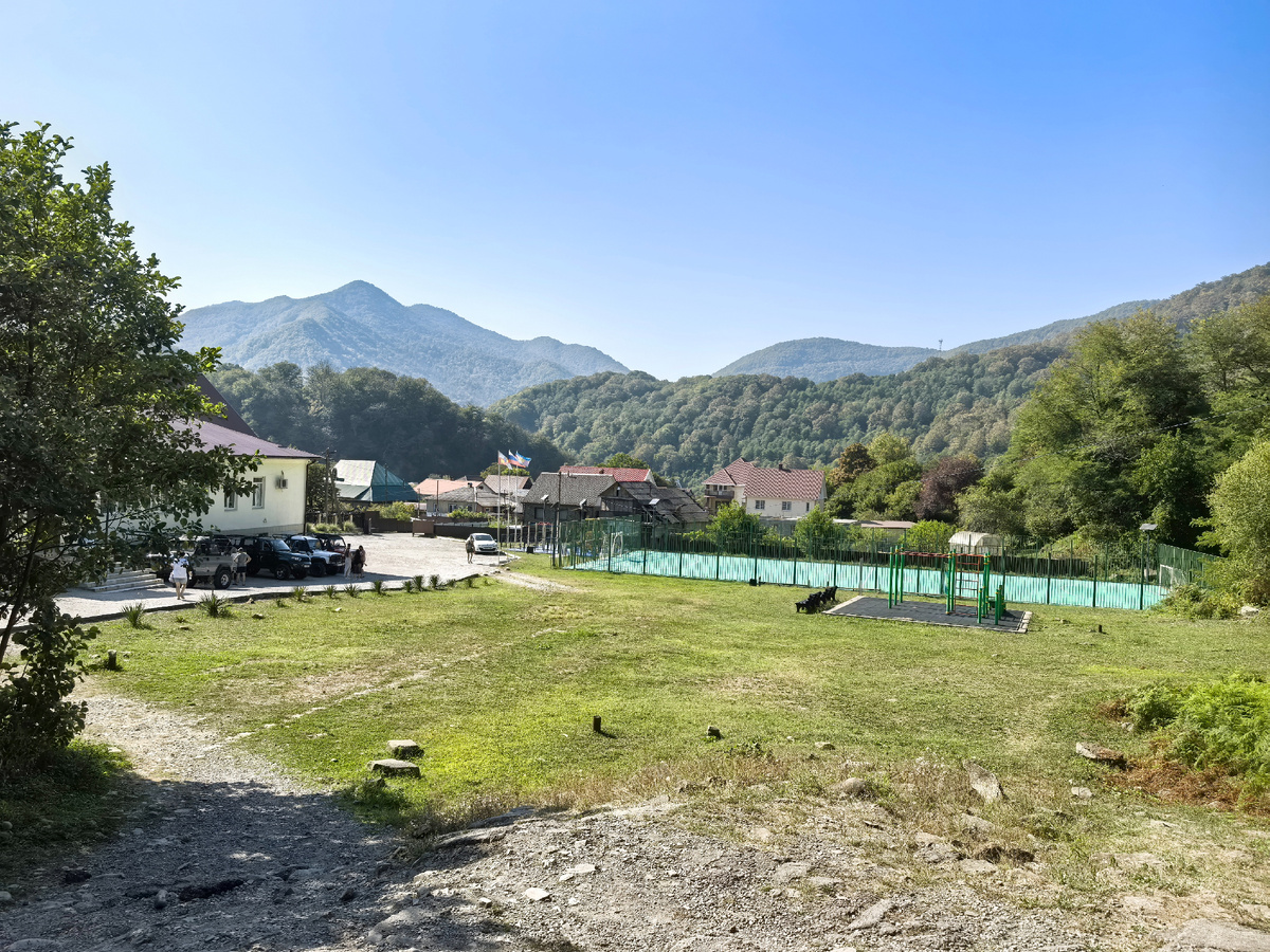 Площадка у администрации аула Тхагапш.