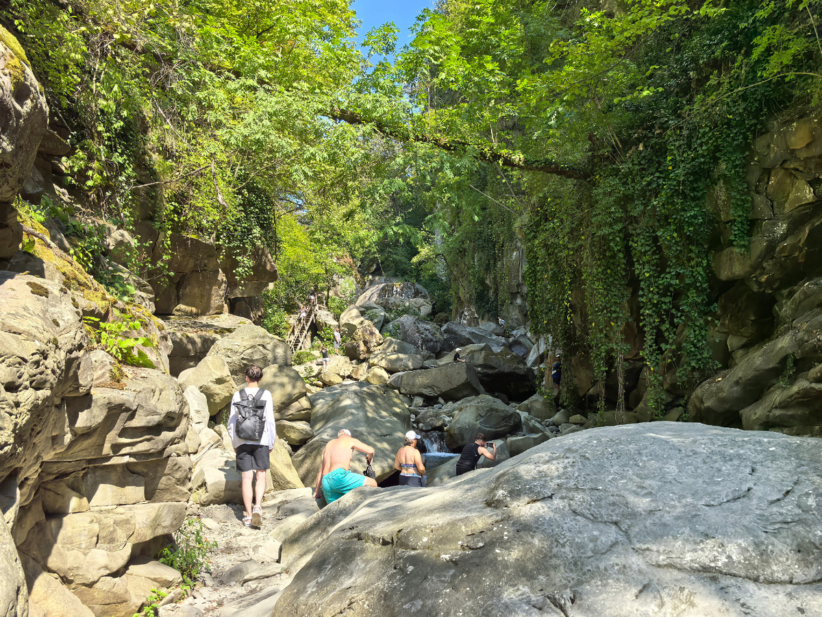 Начало маршрута по каньону Каменный завал.