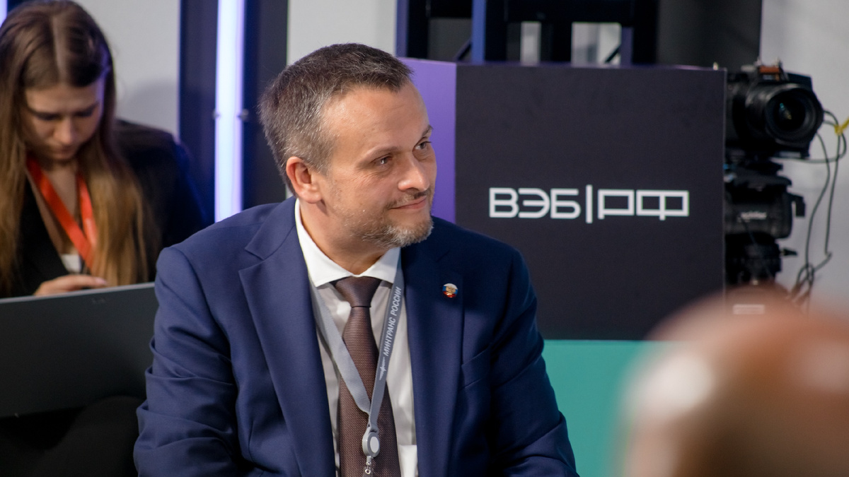 Министр транспорта РФ Андрей Никитин на ВЭФ