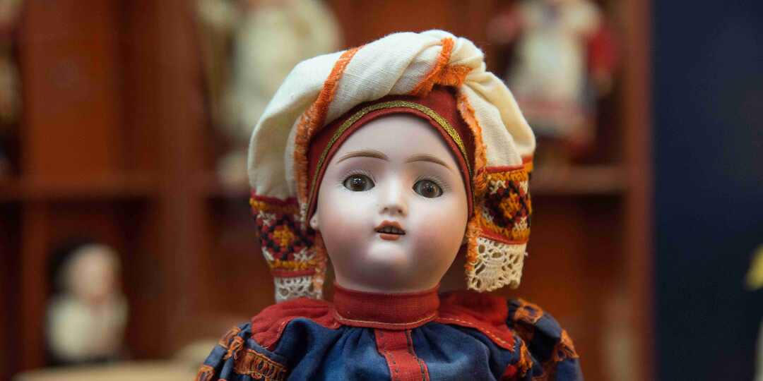 Музей игрушки в Сергиевом Посаде советские пупсы, японская матрешка и предметы династии Романовых