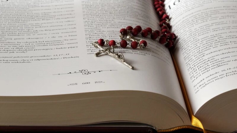     Библия. Крест. Христианство СС0