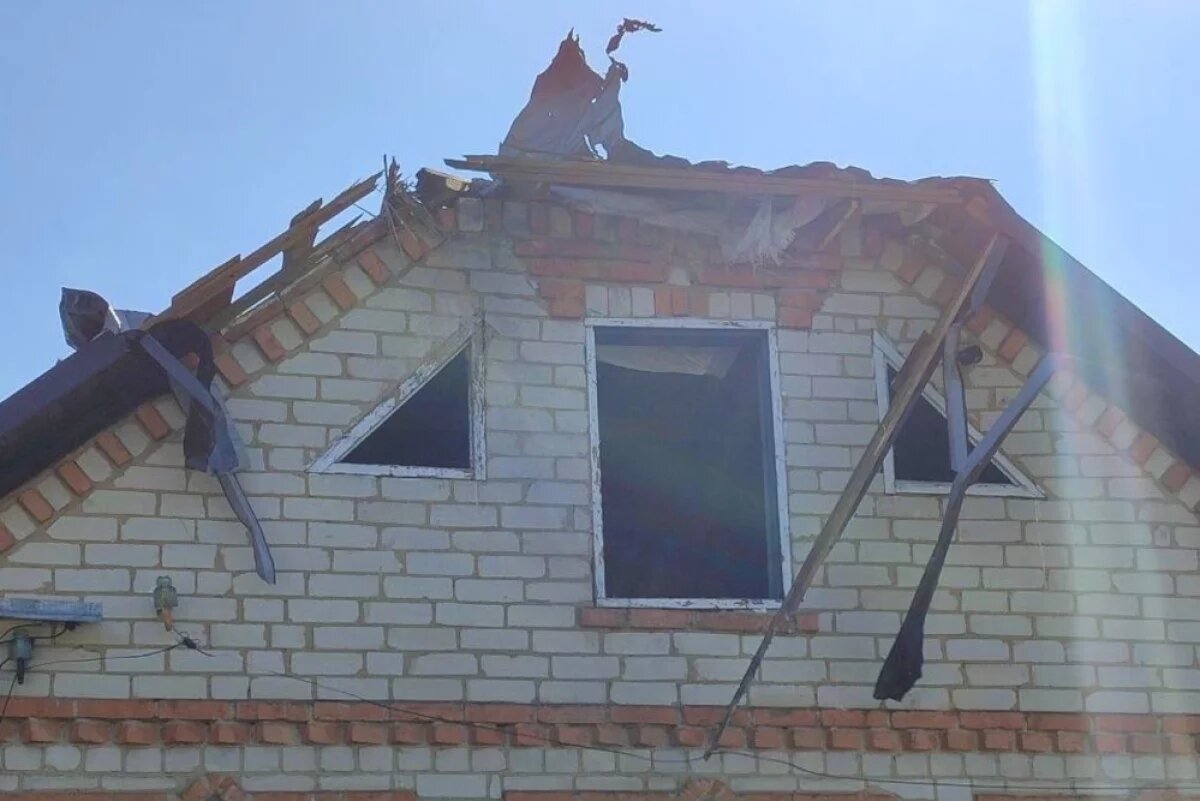    В посёлке Октябрьский Белгородчины при атаке дронов пострадала женщина