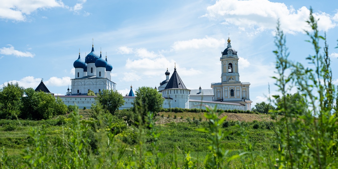Высоцкий монастырь в Серпухове чем известна обитель, основанная Сергием Радонежским