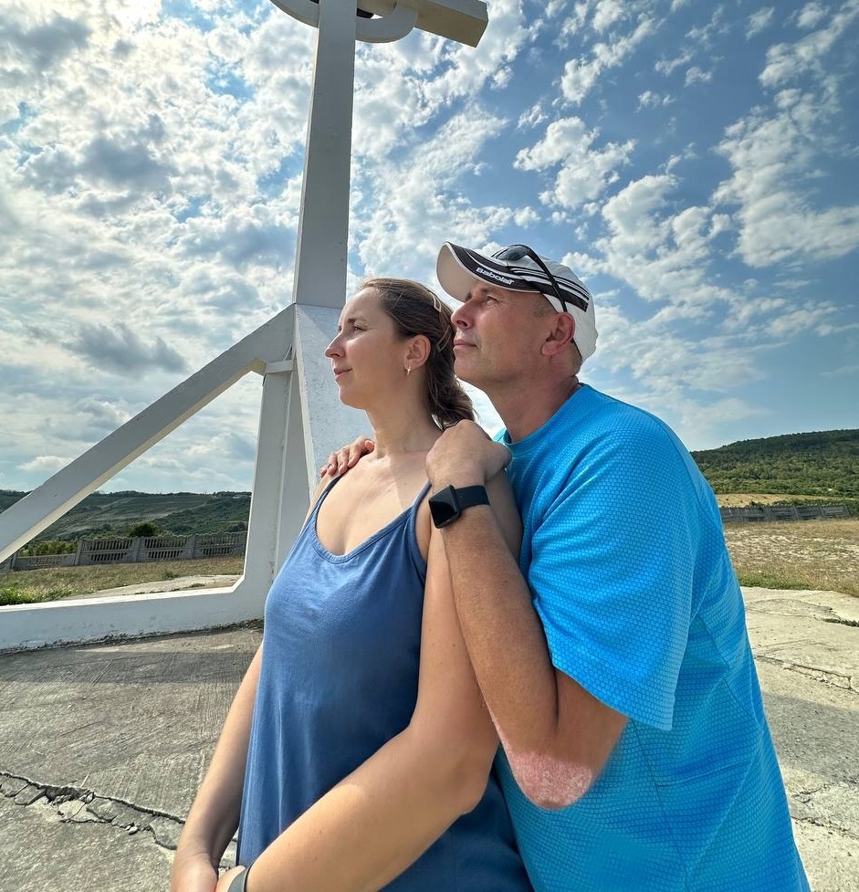 Любим с мужем устраивать киновечера. а потом обсуждать фильмы.