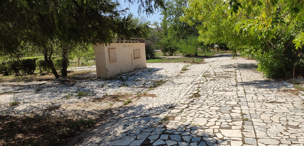 Дорожки проваливаться и рассыпаються 