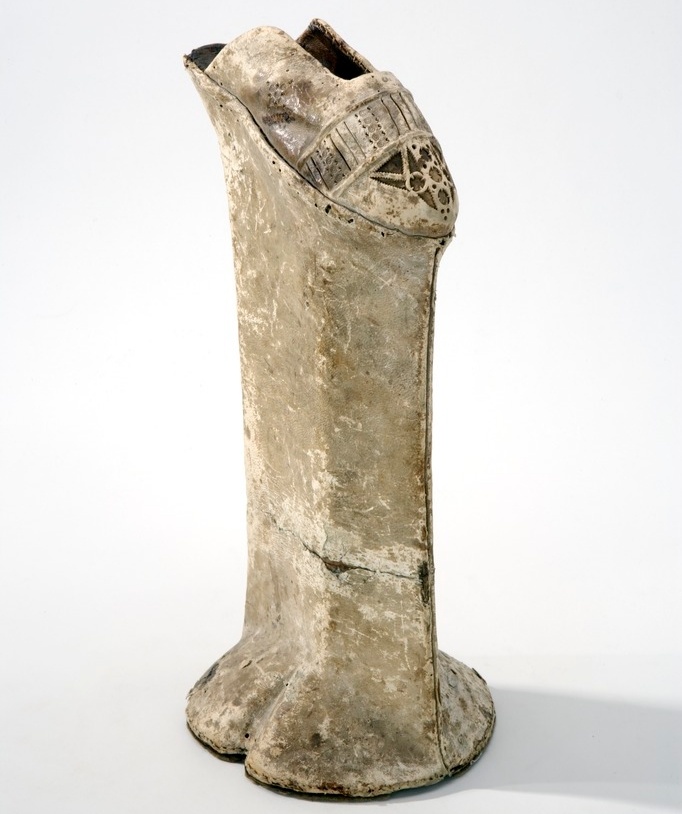 Цокколи (чопины). Италия. Около 1600 года. Дерево, кожа. Высота: 36,5 см. Королевская оружейная палата, Стокгольм