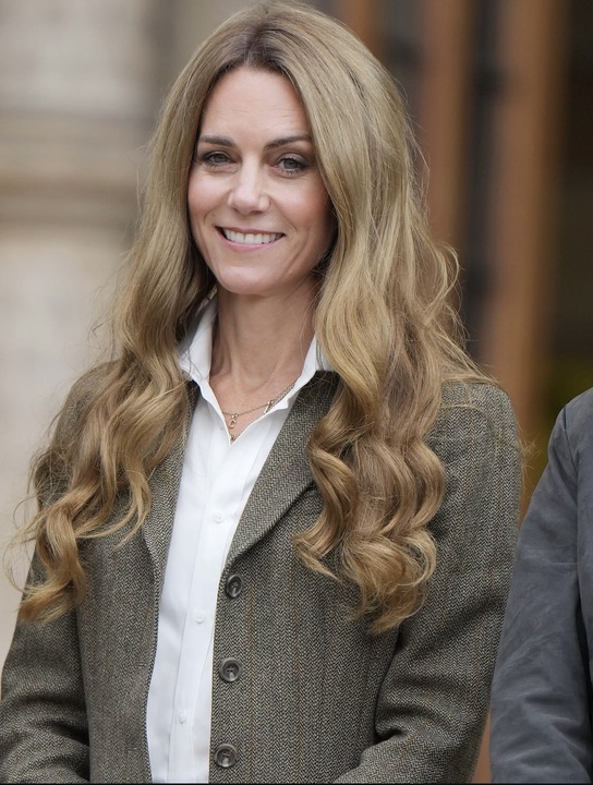 Tim Rooke/SIPA/Sipa Press Russia/East News, Eddie Mulholland — WPA Pool/Getty Images