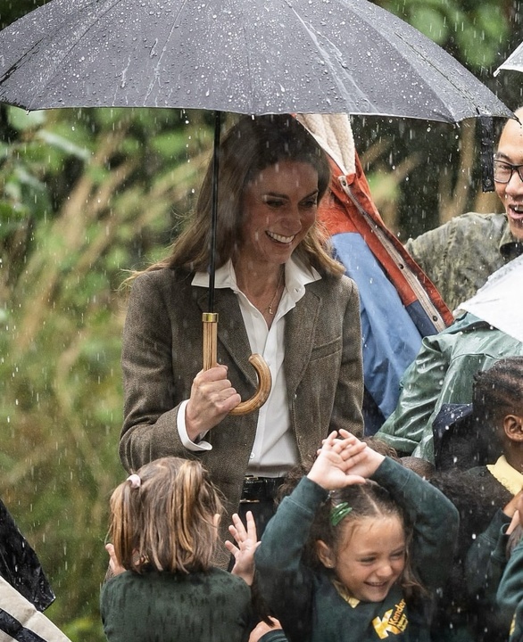 Tim Rooke/SIPA/Sipa Press Russia/East News, Eddie Mulholland — WPA Pool/Getty Images