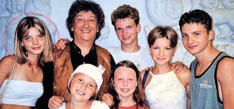 Настя в составе "Непосед"