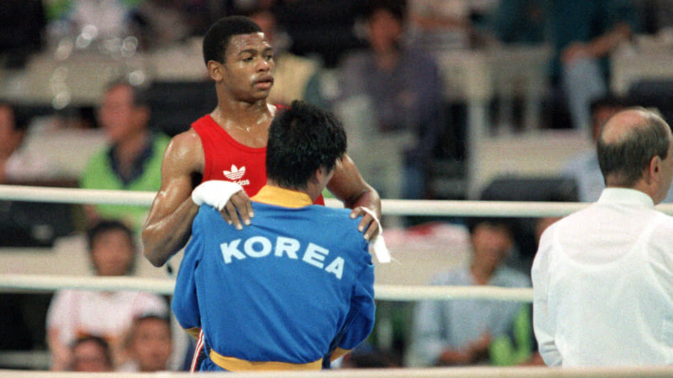 Настоящим чемпионом сеульской Олимпиады Пак Си Хун признал Роя Джонса сразу после своей скандальной победы над ним в ее финальном поединке.📷Фото: dpa / picture alliance / Getty Images