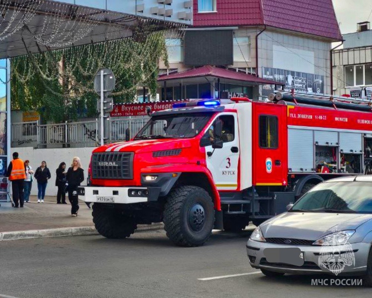     В торговом центре Курска из-за короткого замыкания произошло задымление