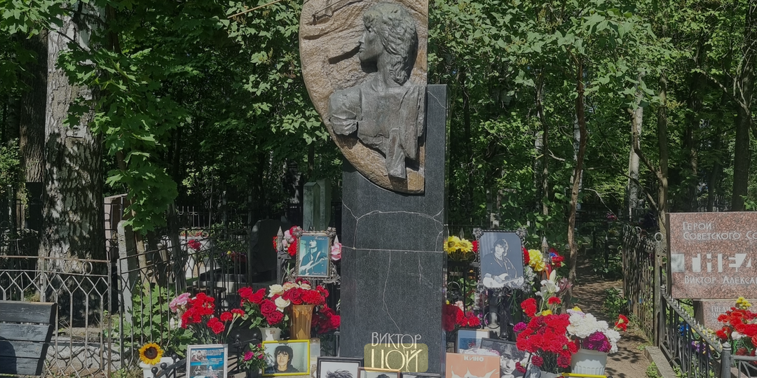 2 известные могилы Богословского кладбища, Санкт-Петербург