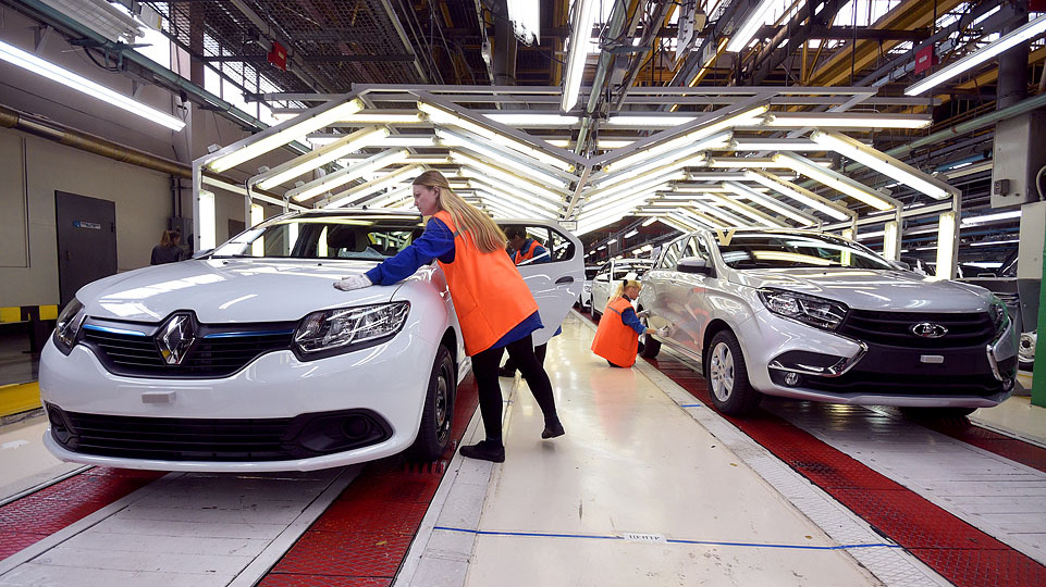 "Соколов не вытянет!": Renault возвращается в Россию? Пять моделей Dacia, которые раздавят АвтоВАЗ без шансов