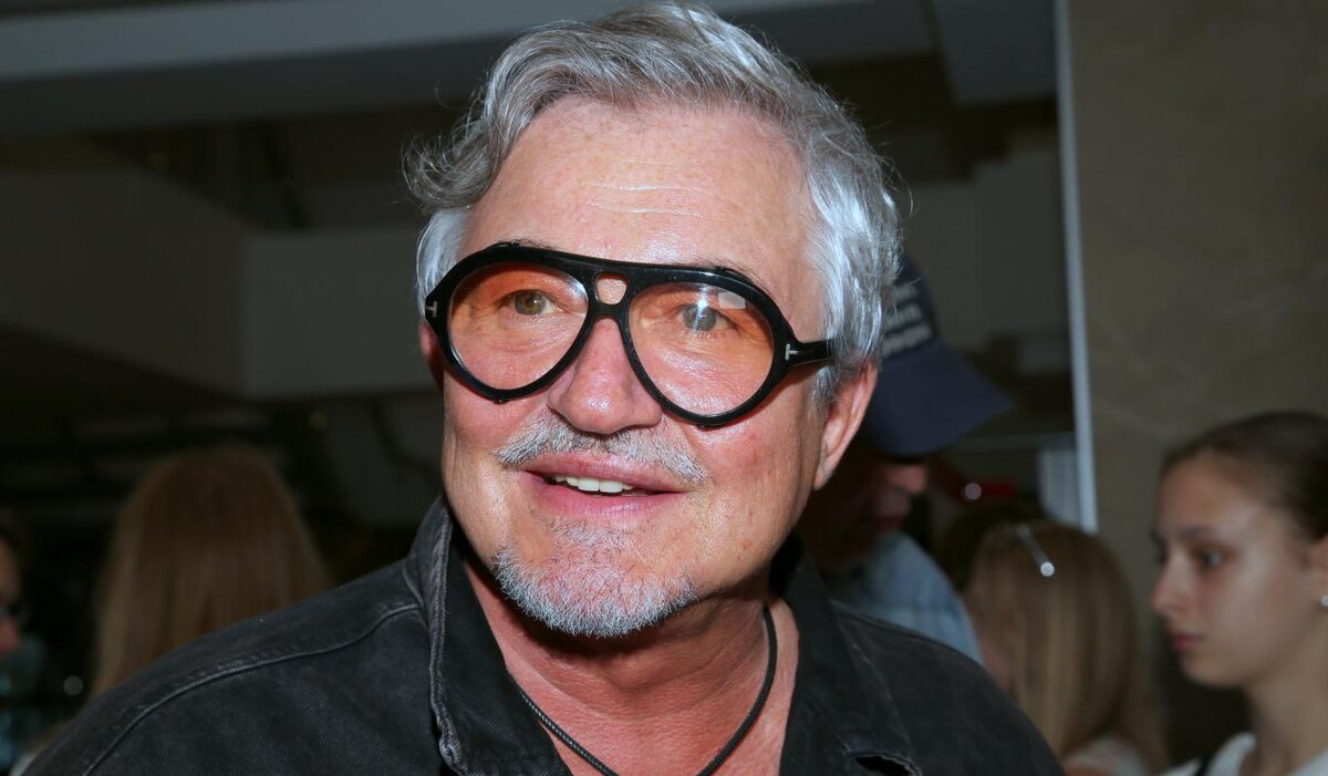     Дмитрий Дибров: "Если бы я про себя все читал, то куража не хватало бы работать"