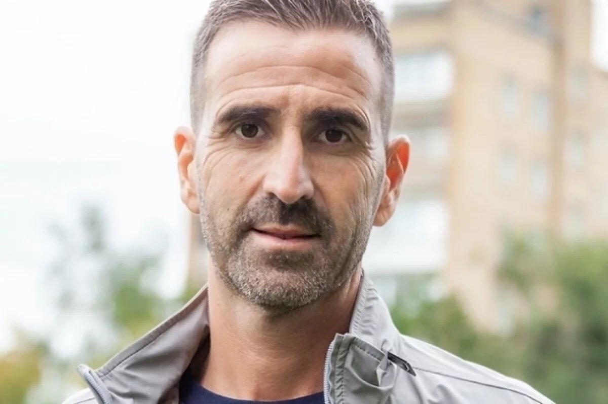    Новым главным тренером московского ФК «Родина» стал испанец Диас