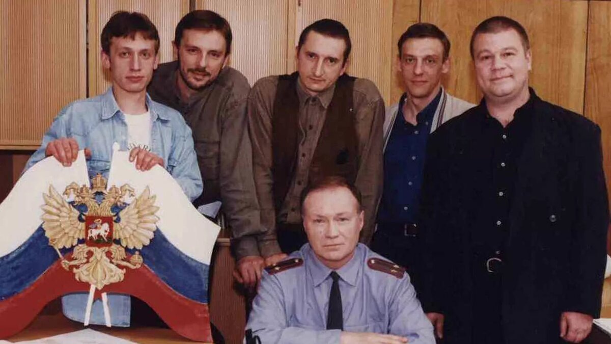    Фото: Кадр со съёмок сериала «Улицы разбитых фонарей», источник: kino-teatr.ru