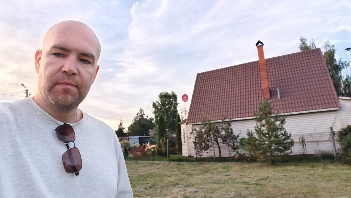 Домик на 6 сотках в глухом Подмосковье стоит миллионов 5. Снимая жилье, ты никогда на него не накопишь.