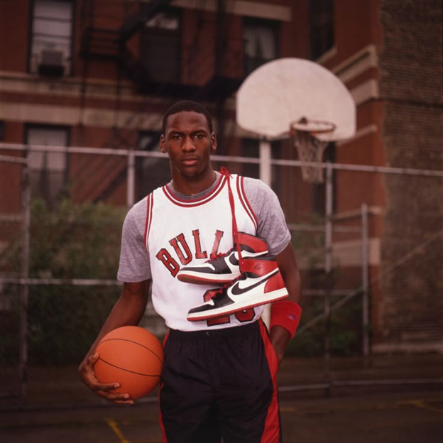 Майкл Джордан в первой рекламной фото-сесии к запуску модели (фото: nike.com)
