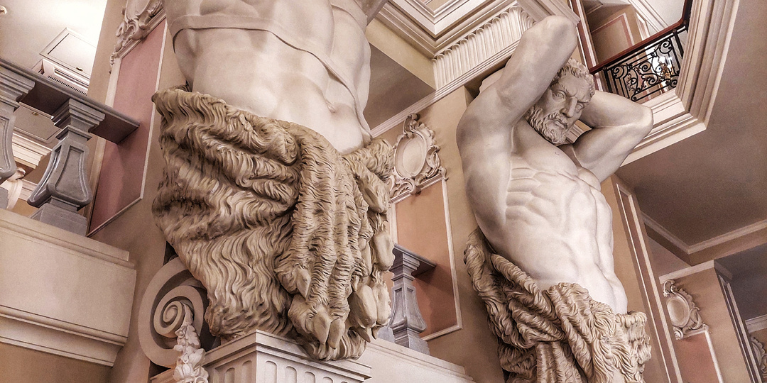 Роскошные кафе Петербурга. А вы не робеете зайти на кофе?