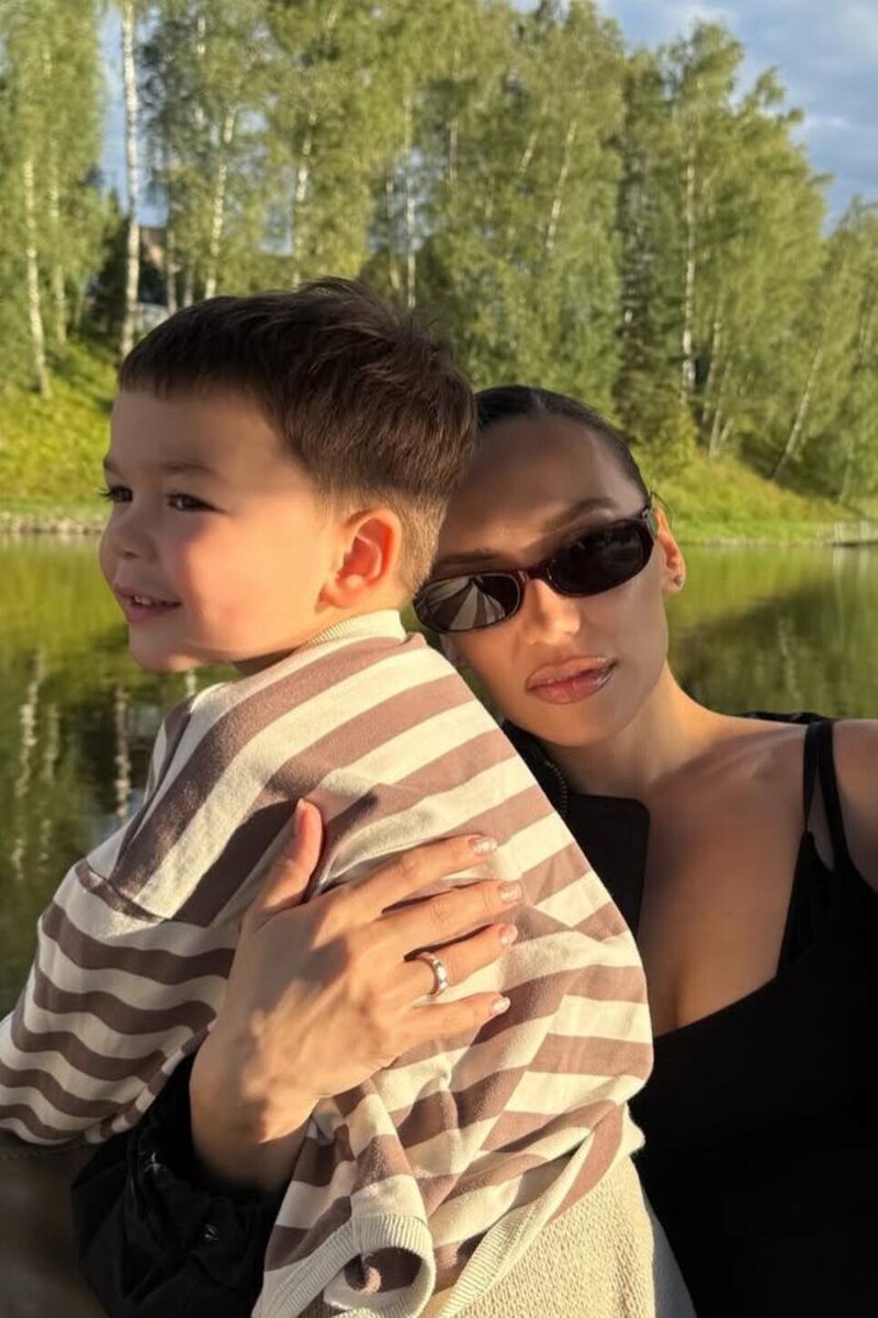    Ольга Серябкина с сыном Соцсети