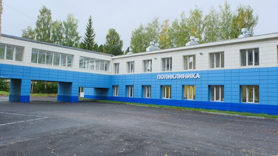 В Частинском округе обновили поликлинику, школу и Молодежный центр