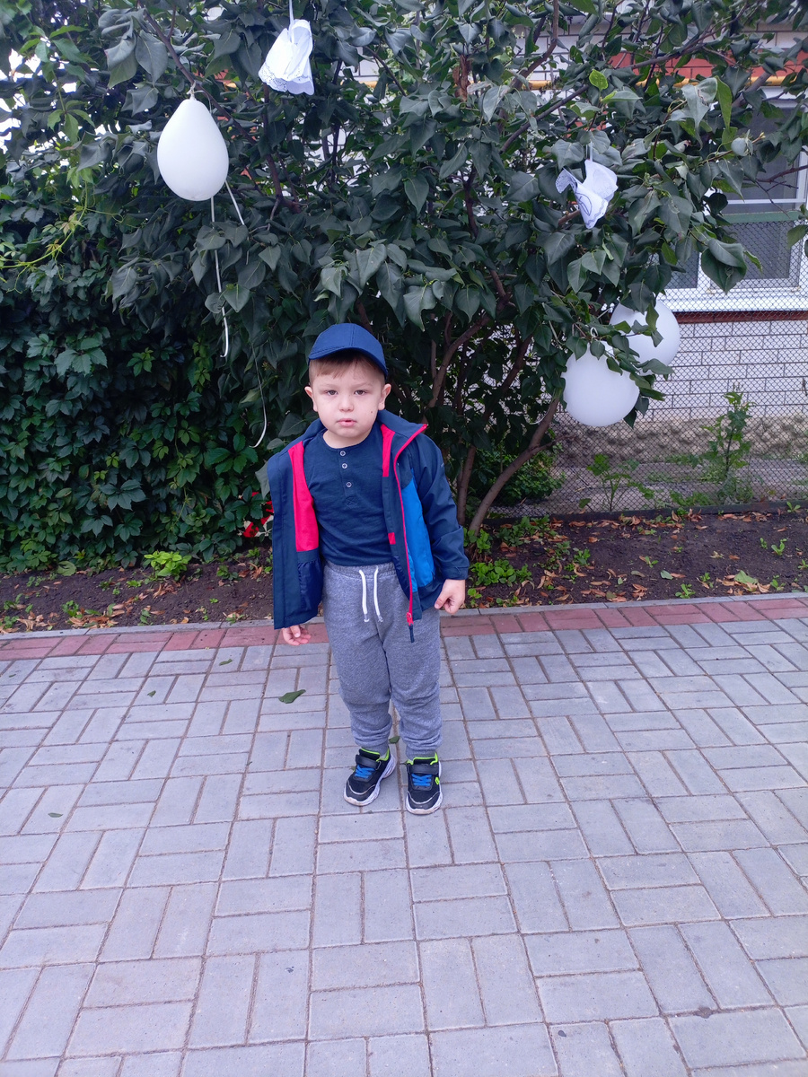 Заметно, что ребенок совсем не рад..