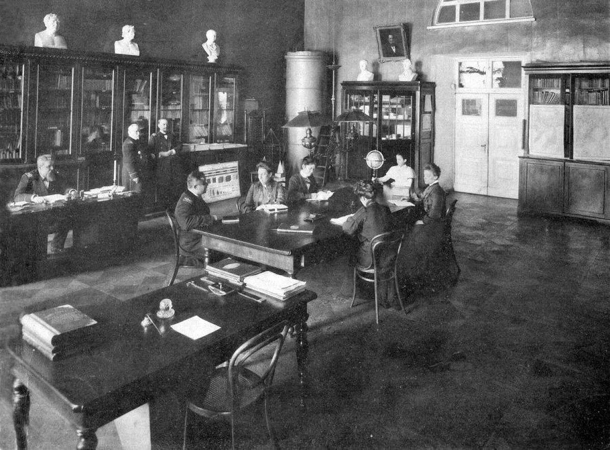 Преподаватели. Фото из открытых источников.