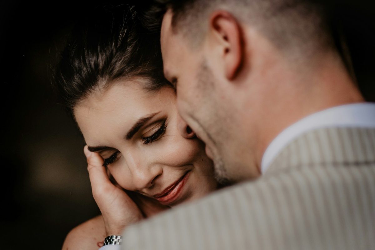     Женщины любят не только ушами: доказано, что поступки они ценят больше