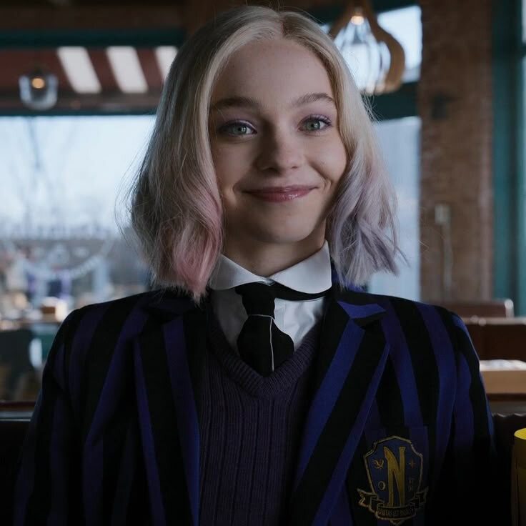 Энид Синклер — весёлая соседка-оборотень