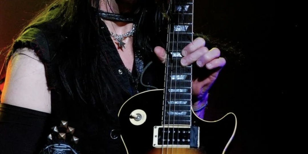 Keri Kelli гитаристу Night Ranger сегодня исполняется 54 года.